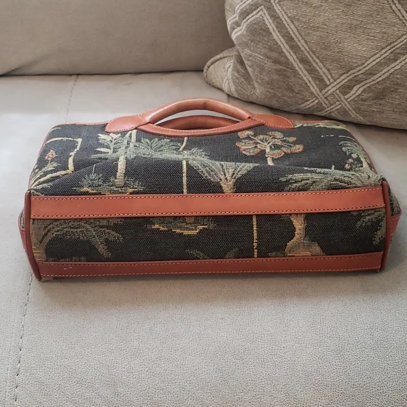 Vintage Tommy Bahama large clutch - Picture 5 of 5